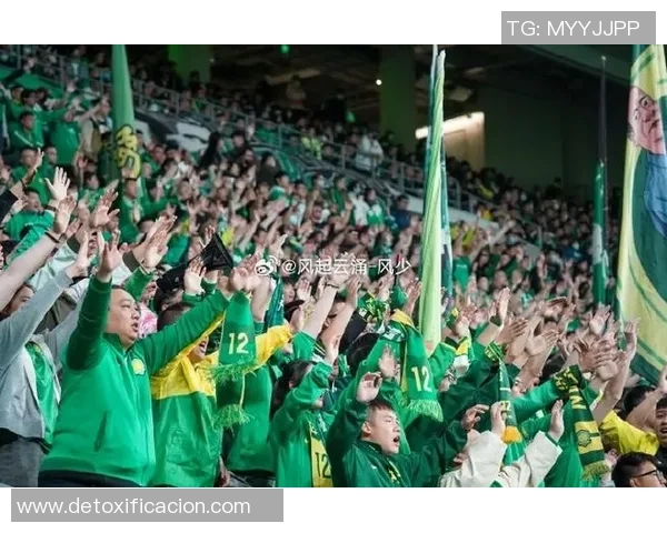 杨雪与足球明星的奇妙邂逅揭开了运动与梦想的交汇之旅