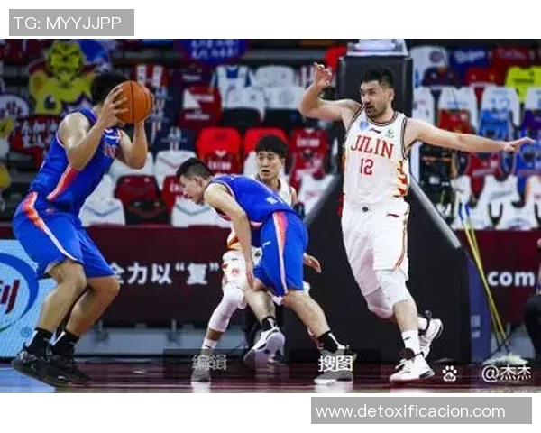 杭州篮球队以64分领跑大师赛积分榜展现强劲实力